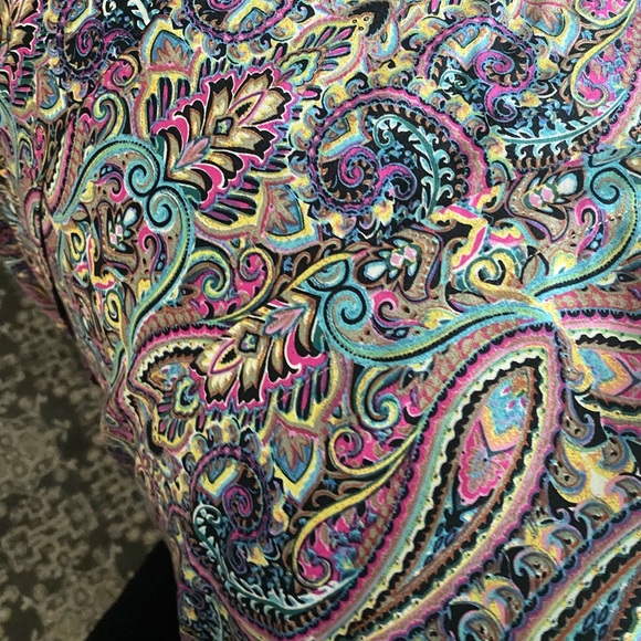 Tribal skirt fabric sewn in on the sides to make the skirt look like a wrap - Picture 3 of 4